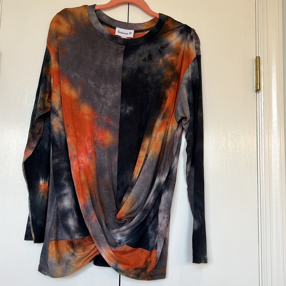 New without tag: Veronica M. Long Sleeve Twist Knot Tie Dye Top